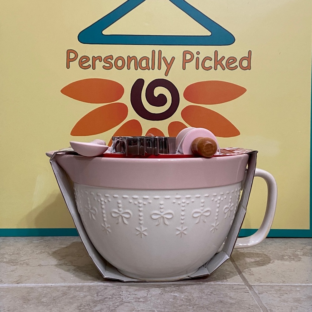 The Bakeshop BOW Batter Bowl & Baking Utensils Set